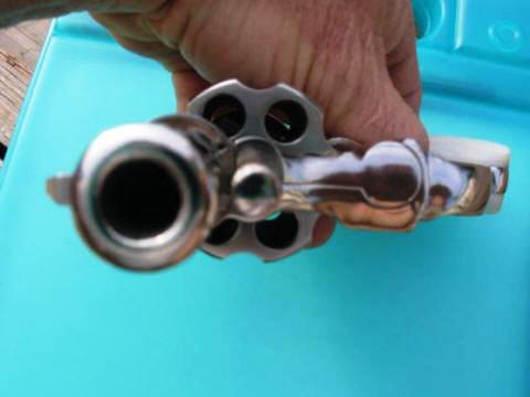 Front view of the barrel and cylinder of the .32 caliber Detective Special
