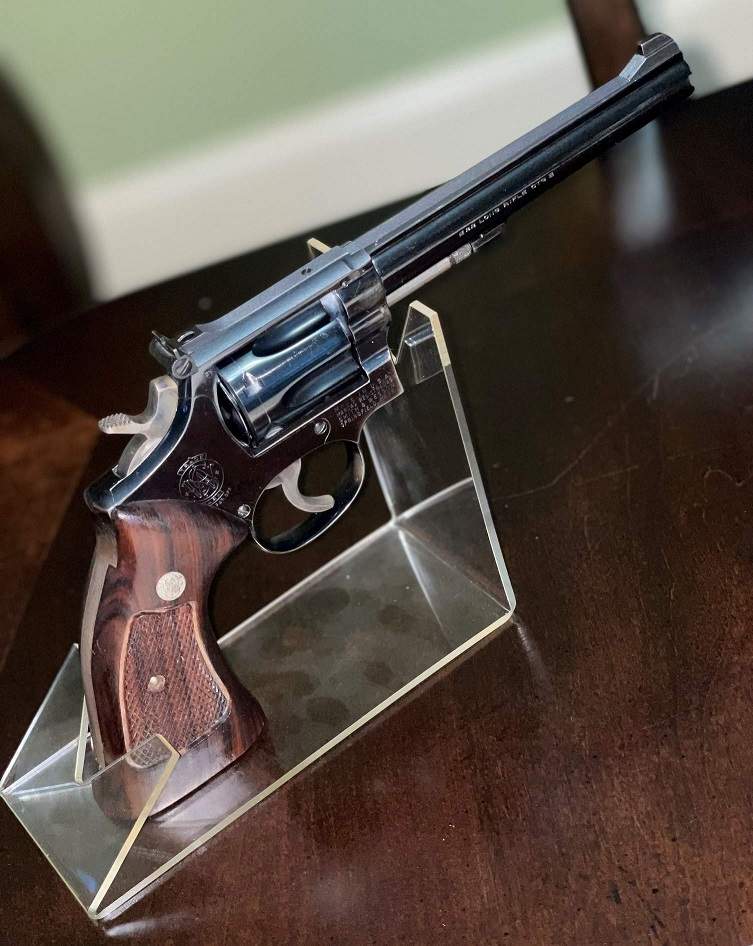 Smith & Wesson K-22 Masterpiece with incorrect grips