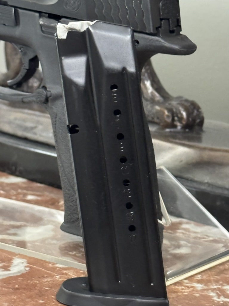 Smith & Wesson M&P 9 Pro Series handgun vertical view